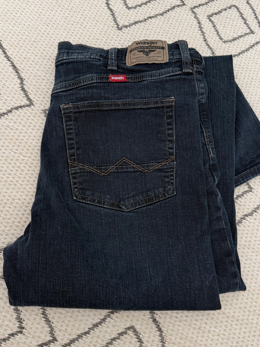 Wrangler Men’s Dark Wash Slim Straight Leg Jeans with stretch 38x30